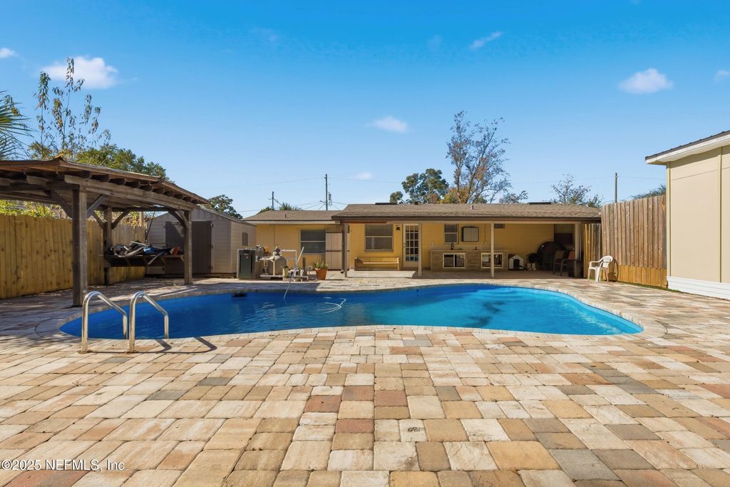 3227 RED OAK Drive, Jacksonville, FL 32277