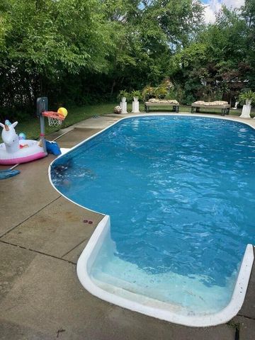 8686 Kingsley Drive, Reynoldsburg, OH 43068