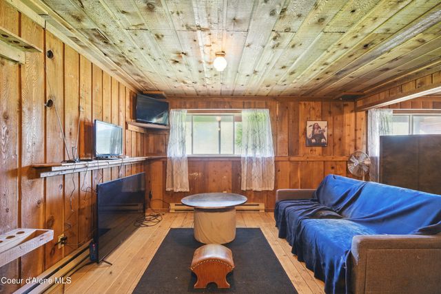 2043 Blanchard Cutoff, Blanchard, ID 83804