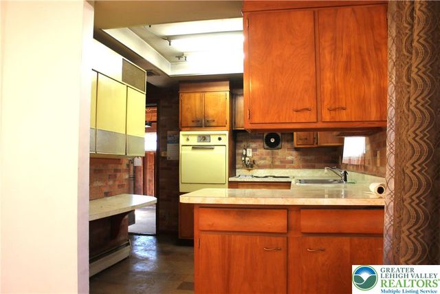 2465 Jacksonville Road, Hanover Twp, PA 18017