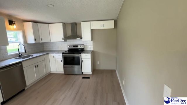 5117 College Lake Dr, Florence, SC 29506