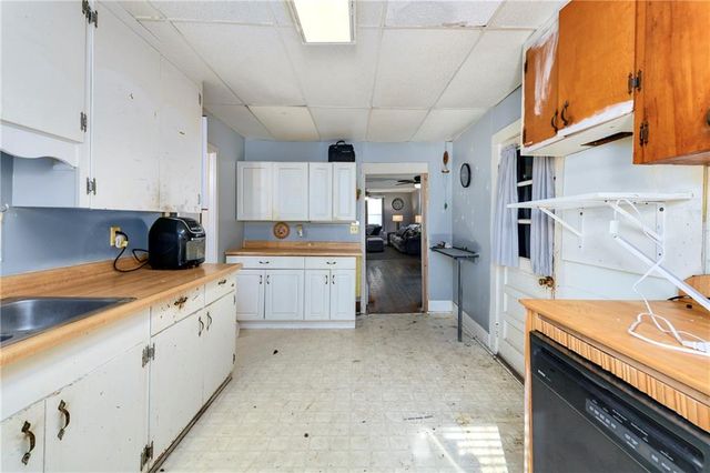 109 W Miami Street NE, Paola, KS 66071