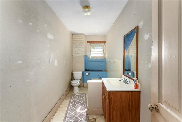 109 W Miami Street NE, Paola, KS 66071