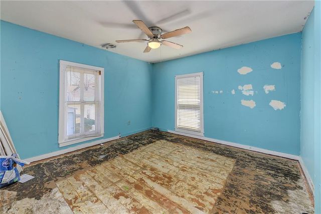 109 W Miami Street NE, Paola, KS 66071