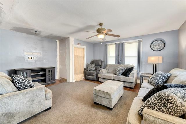 109 W Miami Street NE, Paola, KS 66071