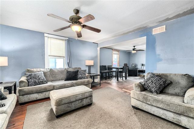 109 W Miami Street NE, Paola, KS 66071