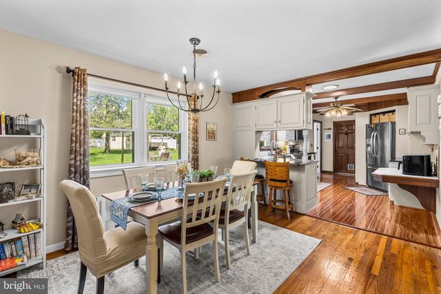 4 PLEASANT DR, Lancaster, PA 17602
