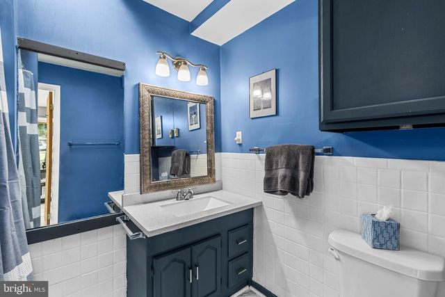 4 PLEASANT DR, Lancaster, PA 17602
