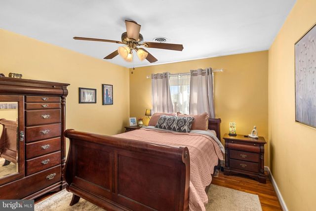 4 PLEASANT DR, Lancaster, PA 17602