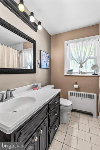 4 PLEASANT DR, Lancaster, PA 17602