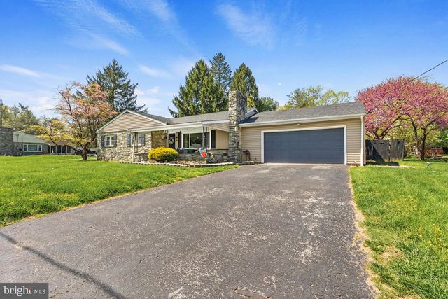 4 PLEASANT DR, Lancaster, PA 17602