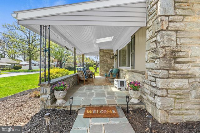 4 PLEASANT DR, Lancaster, PA 17602