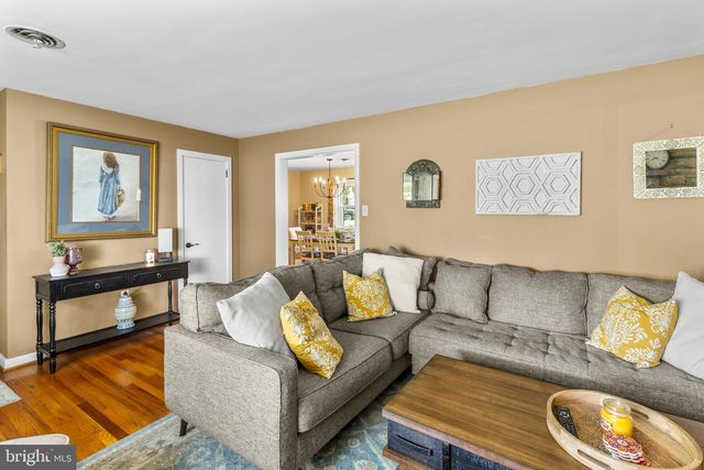 4 PLEASANT DR, Lancaster, PA 17602