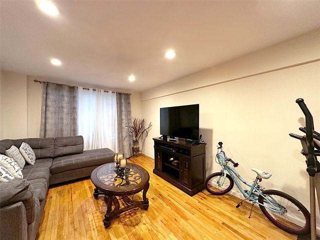 270 N Broadway 2HI, Yonkers, NY 10701