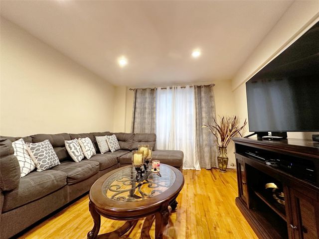 270 N Broadway 2HI, Yonkers, NY 10701