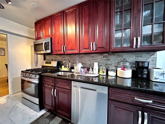 270 N Broadway 2HI, Yonkers, NY 10701