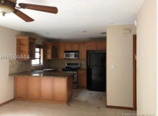 17962 NW 68th Ave D-21, Hialeah, FL 33015