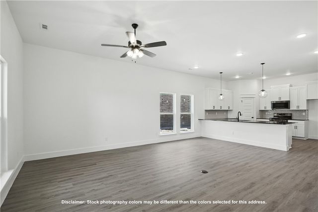 8850 Sunspire Lane, Centerton, AR 72719