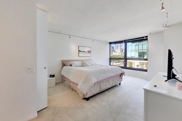 360 E Randolph Street 405, Chicago, IL 60601