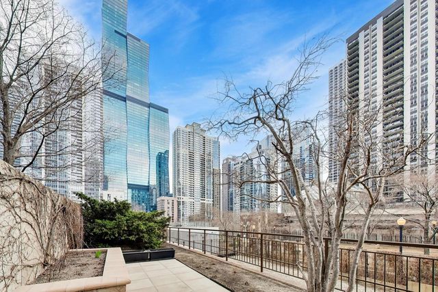 360 E Randolph Street 405, Chicago, IL 60601
