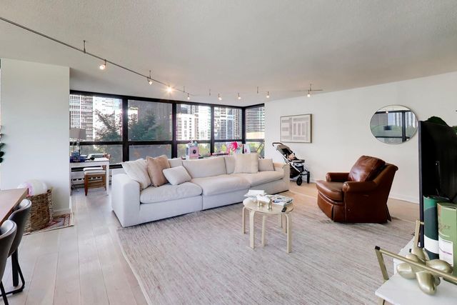 360 E Randolph Street 405, Chicago, IL 60601