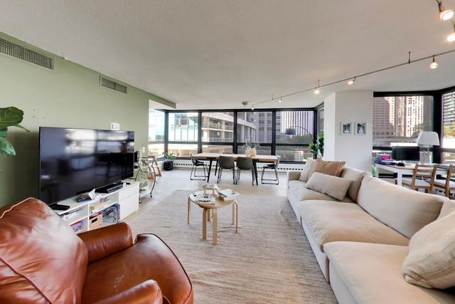 360 E Randolph Street 405, Chicago, IL 60601