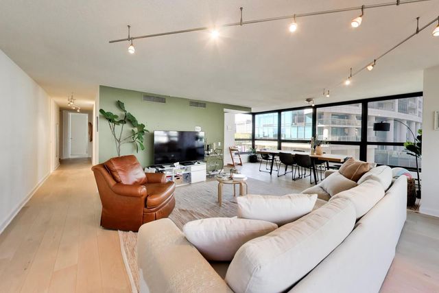 360 E Randolph Street 405, Chicago, IL 60601