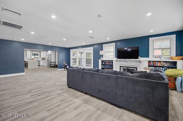 2916 APACHE Avenue, Jacksonville, FL 32210
