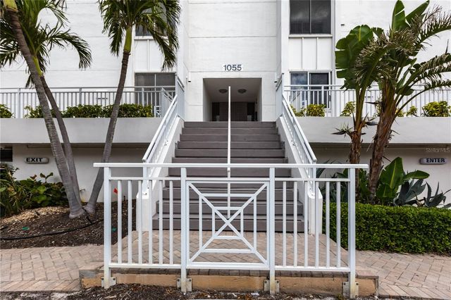 1055 W PEPPERTREE DRIVE 703AA, Sarasota, FL 34242