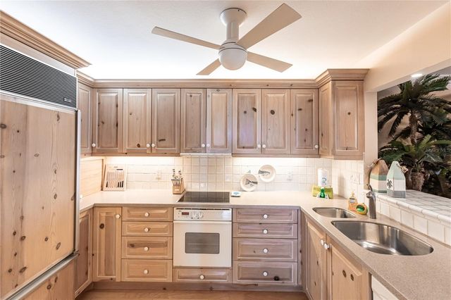 1055 W PEPPERTREE DRIVE 703AA, Sarasota, FL 34242