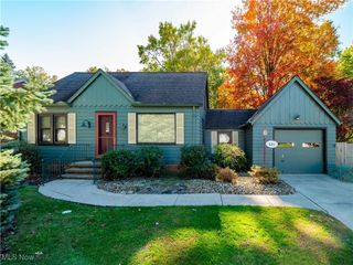 5211 W Ridgewood Drive, Parma, OH 44134