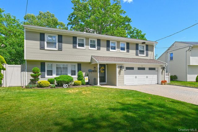 2432 Kayron Lane, North Bellmore, NY 11710