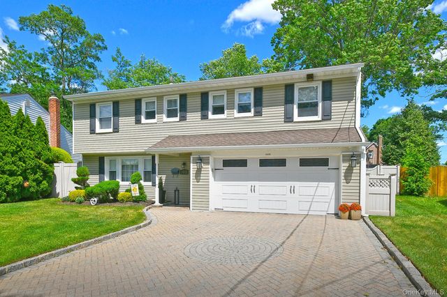 2432 Kayron Lane, North Bellmore, NY 11710