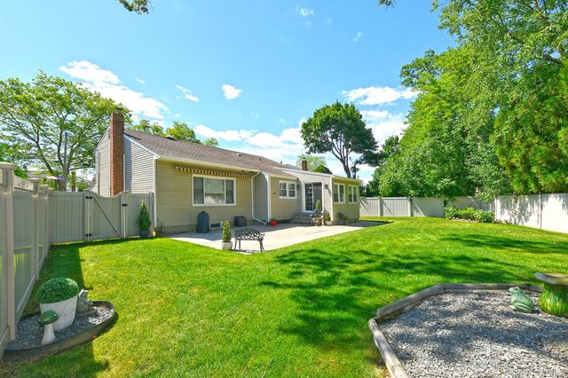 2432 Kayron Lane, North Bellmore, NY 11710
