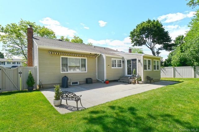2432 Kayron Lane, North Bellmore, NY 11710