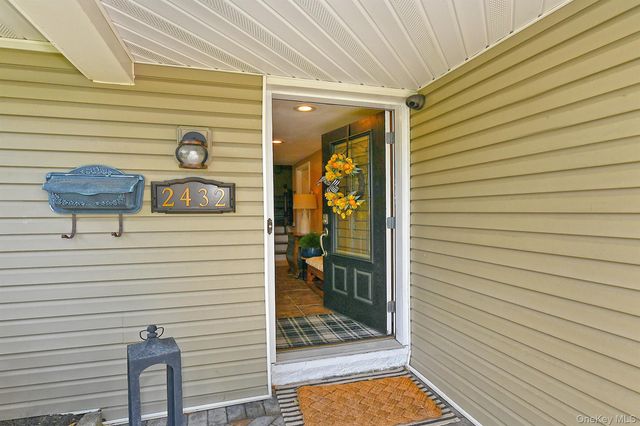 2432 Kayron Lane, North Bellmore, NY 11710