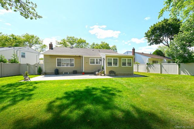 2432 Kayron Lane, North Bellmore, NY 11710