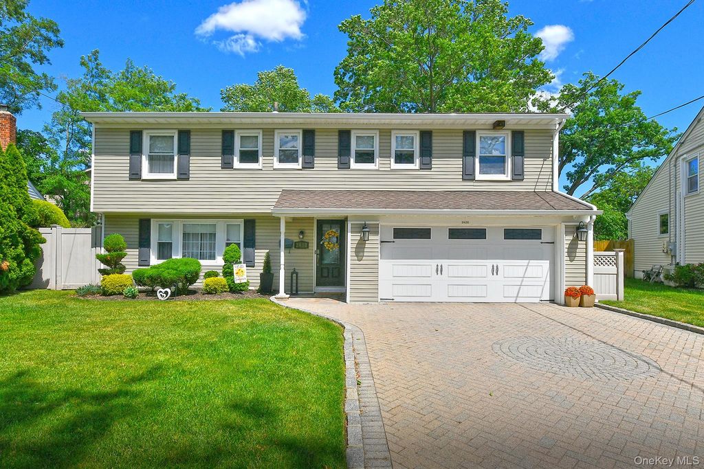 2432 Kayron Lane, North Bellmore, NY 11710