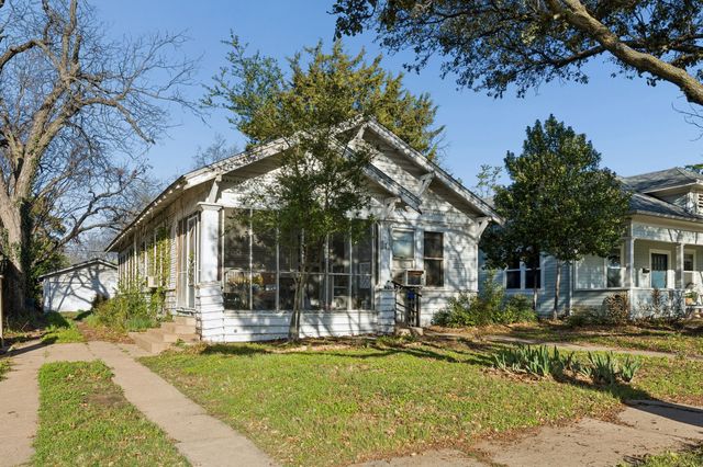627 N Winnetka Avenue, Dallas, TX 75208