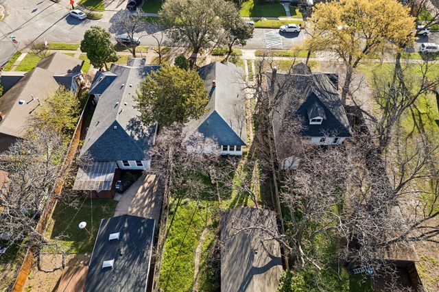 627 N Winnetka Avenue, Dallas, TX 75208