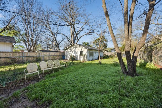 627 N Winnetka Avenue, Dallas, TX 75208