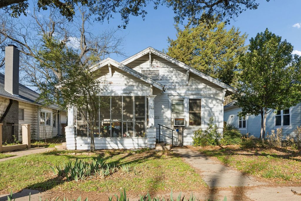 627 N Winnetka Avenue, Dallas, TX 75208