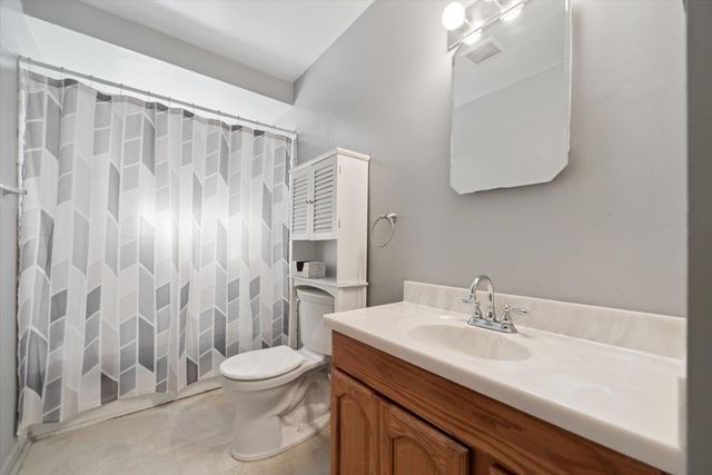 331 Scarlett Oak Lane, Perry, MI 48872