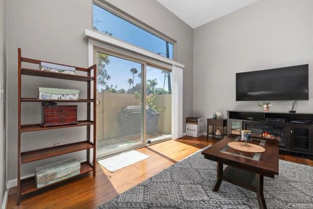 2756 Meadow Lark Drive, San Diego, CA 92123
