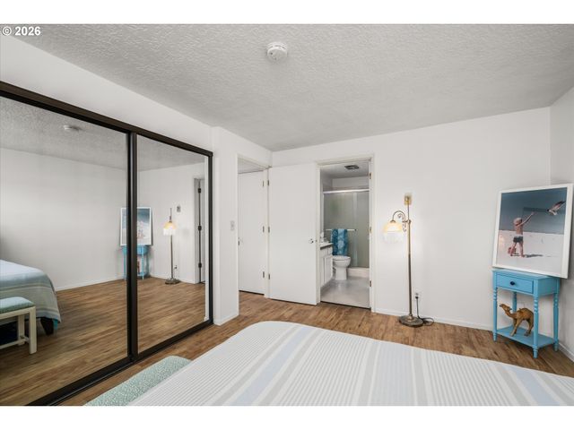 2026 LAKE ISLE Dr, Eugene, OR 97401