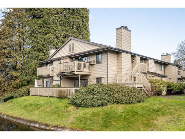 2026 LAKE ISLE Dr, Eugene, OR 97401