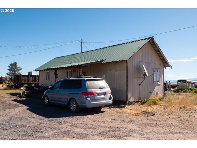1950 SILVER LAKE Rd, Chiloquin, OR 97624