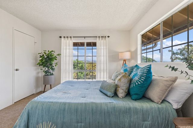 94-100 Huki Place 201, Waipahu, HI 96797