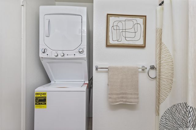 94-100 Huki Place 201, Waipahu, HI 96797