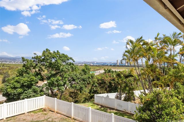 94-100 Huki Place 201, Waipahu, HI 96797